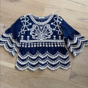 Embroidered Top Floral Design Boho Charm Style Relaxed Size Small